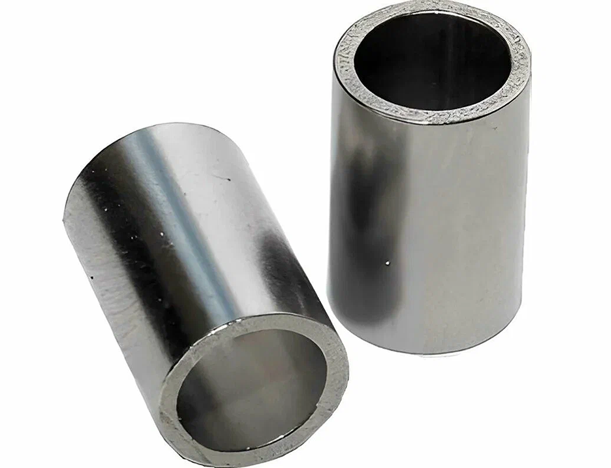 Металлоизделия под заказ (втулки, болты и др.)